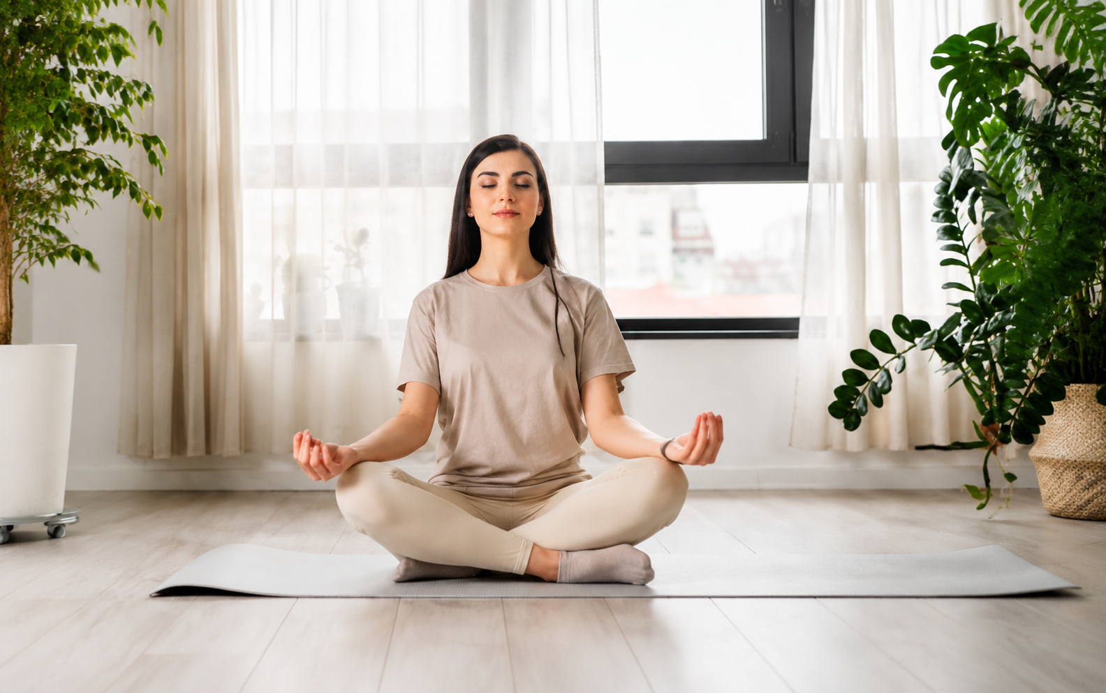 persona relajándose para mejorar su bienestar emocional